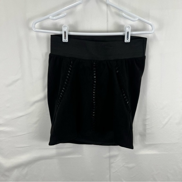 H&M - Women's Skirt - Black - Mini - NWT - Size 4 - Picture 1 of 8